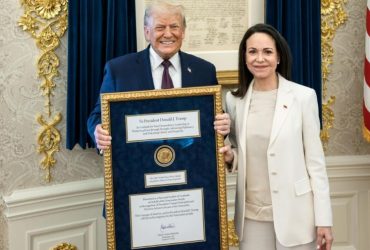 Trump dice ha recibido el Nobel de la Paz de Corina Machado