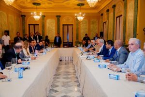 Abinader presenta avances en la organización de los JCC 2026