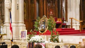 NY: Decenas asisten a misa en honor Virgen de la Altagracia