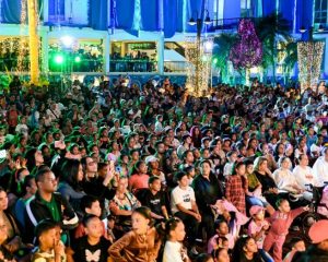 Miles de personas visitaron el recorrido navideño de Santiago
