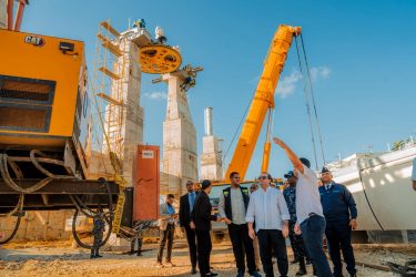 Paliza supervisa avances Línea 3 del Teleférico Santo Domingo