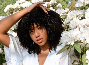 Dominicana relata experiencia como «arbusto» en Super Bowl