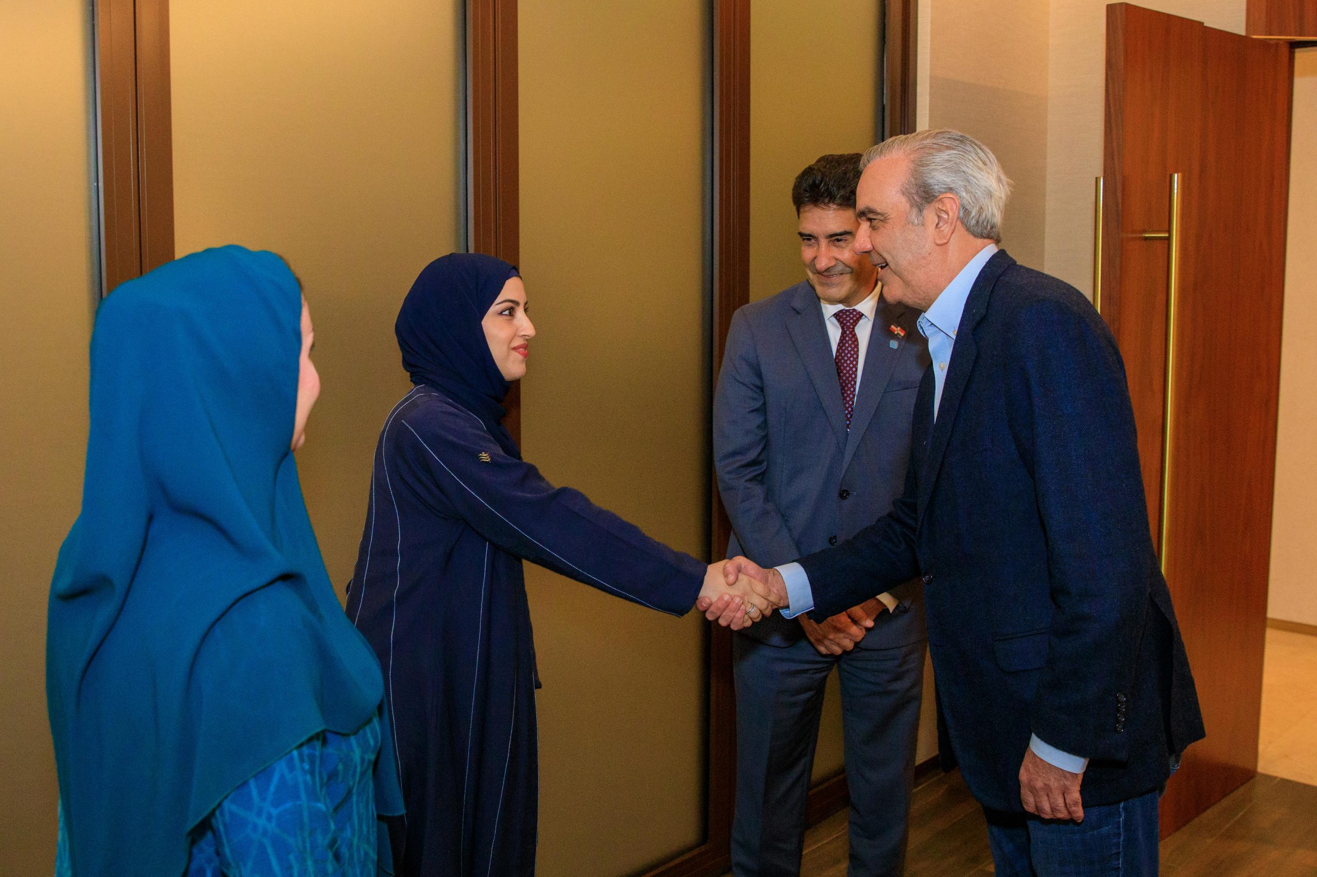 Abinader llega a Dubái para participar en Cumbre Mundial