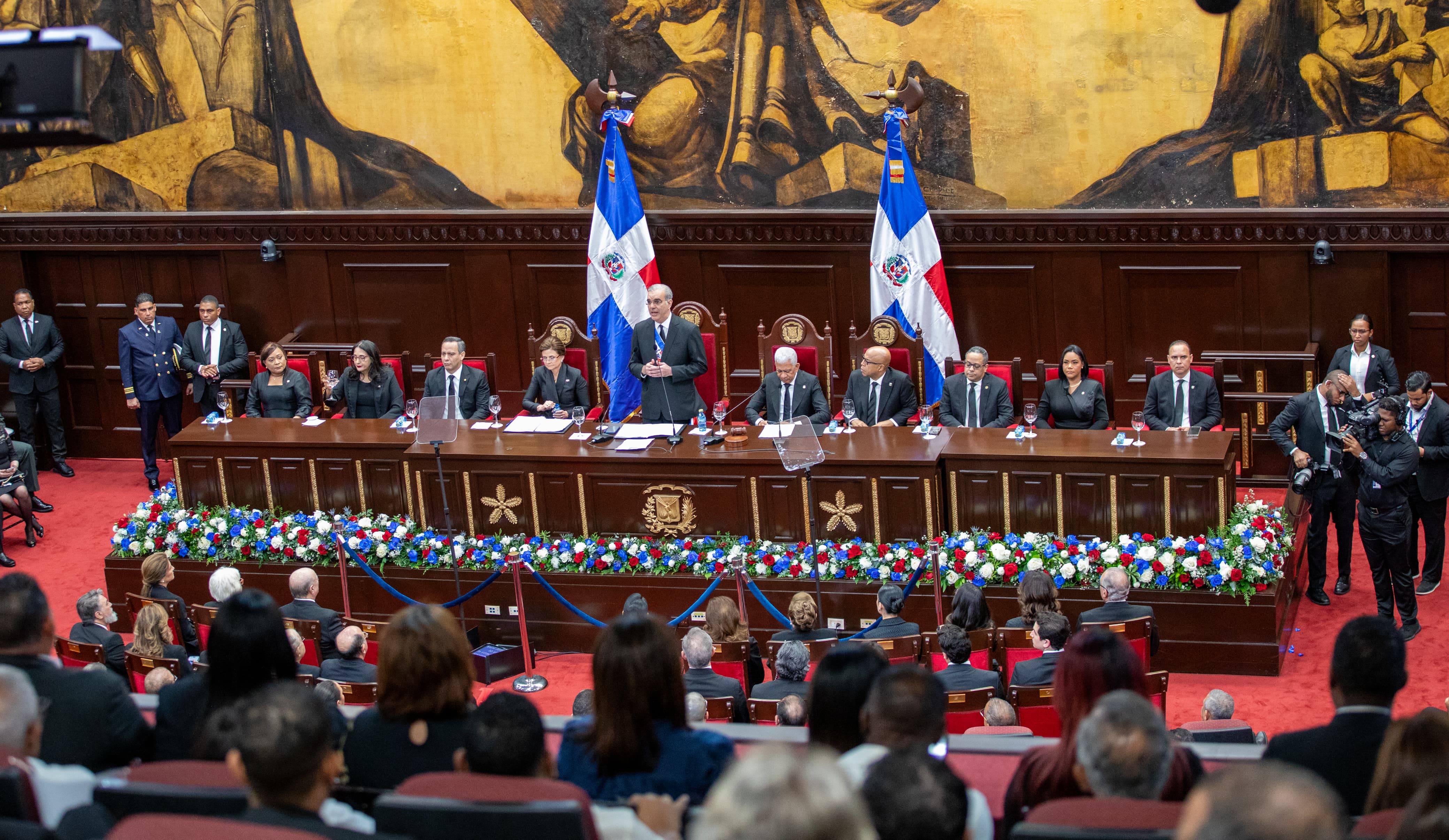 Señala en la RD hay 5 millones 139 mil 951 personas trabajando imagen
