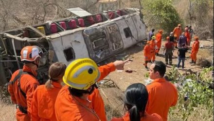 BRASIL: Al menos seis muertos tras volcar autobús jornaleros BRASIL: Al menos seis muertos tras volcar autobús jornaleros