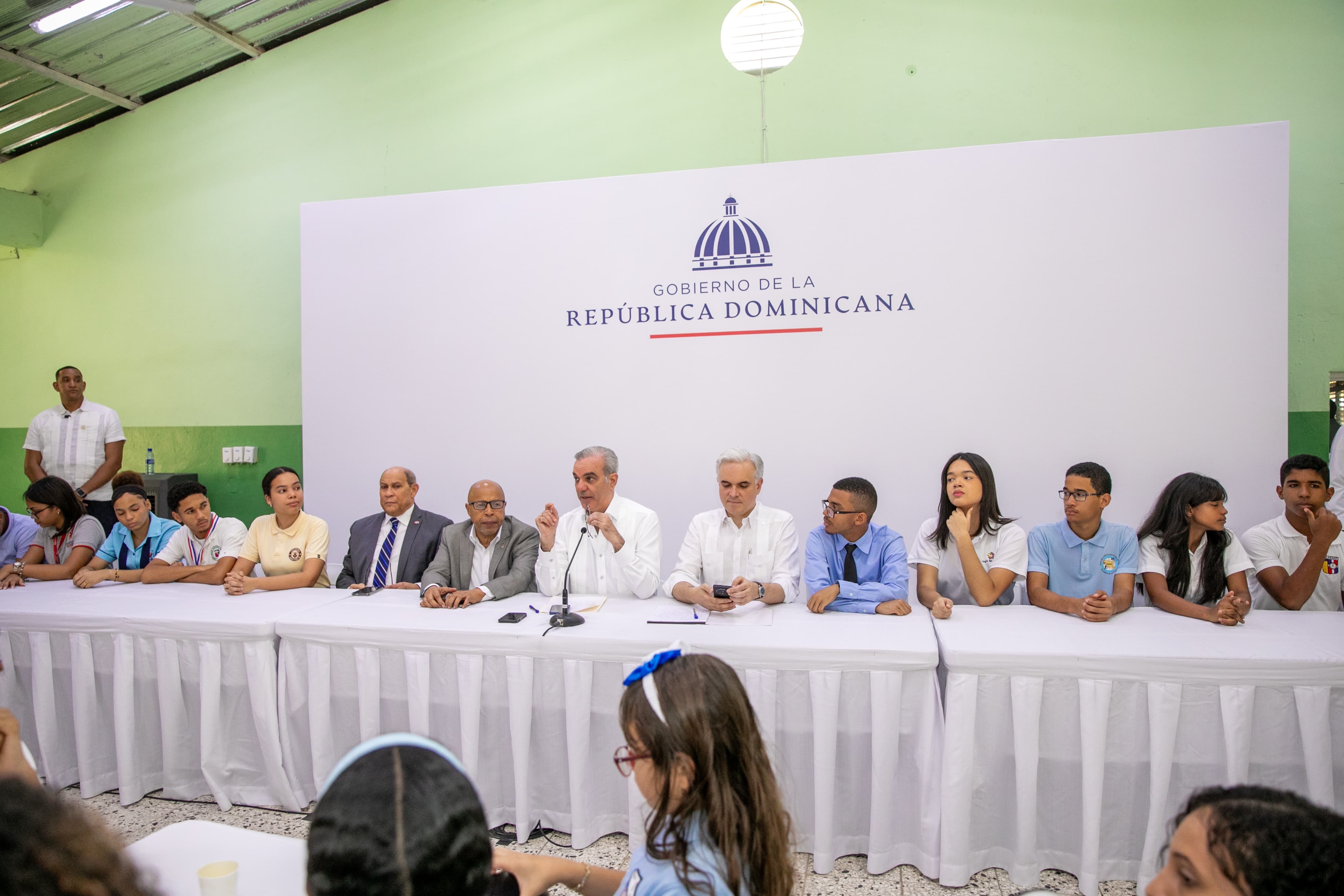 Abinader dice la RD se prepara para dar un gran “salto digital” imagen