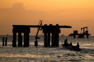 Venezuela se olvida de Chávez y abre petróleo al sector privado