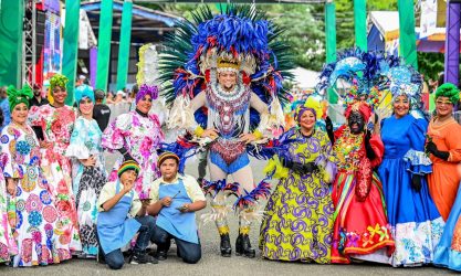 SANTIAGO: Se inicia carnaval con un derroche de colorido