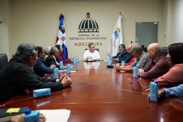 Comerciantes niegan escasez carne de pollo y huevos en RD Comerciantes niegan escasez carne de pollo y huevos en RD