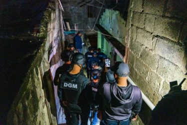 Ddetienen a 454 haitianos sin documentos en Los Mina, SDE