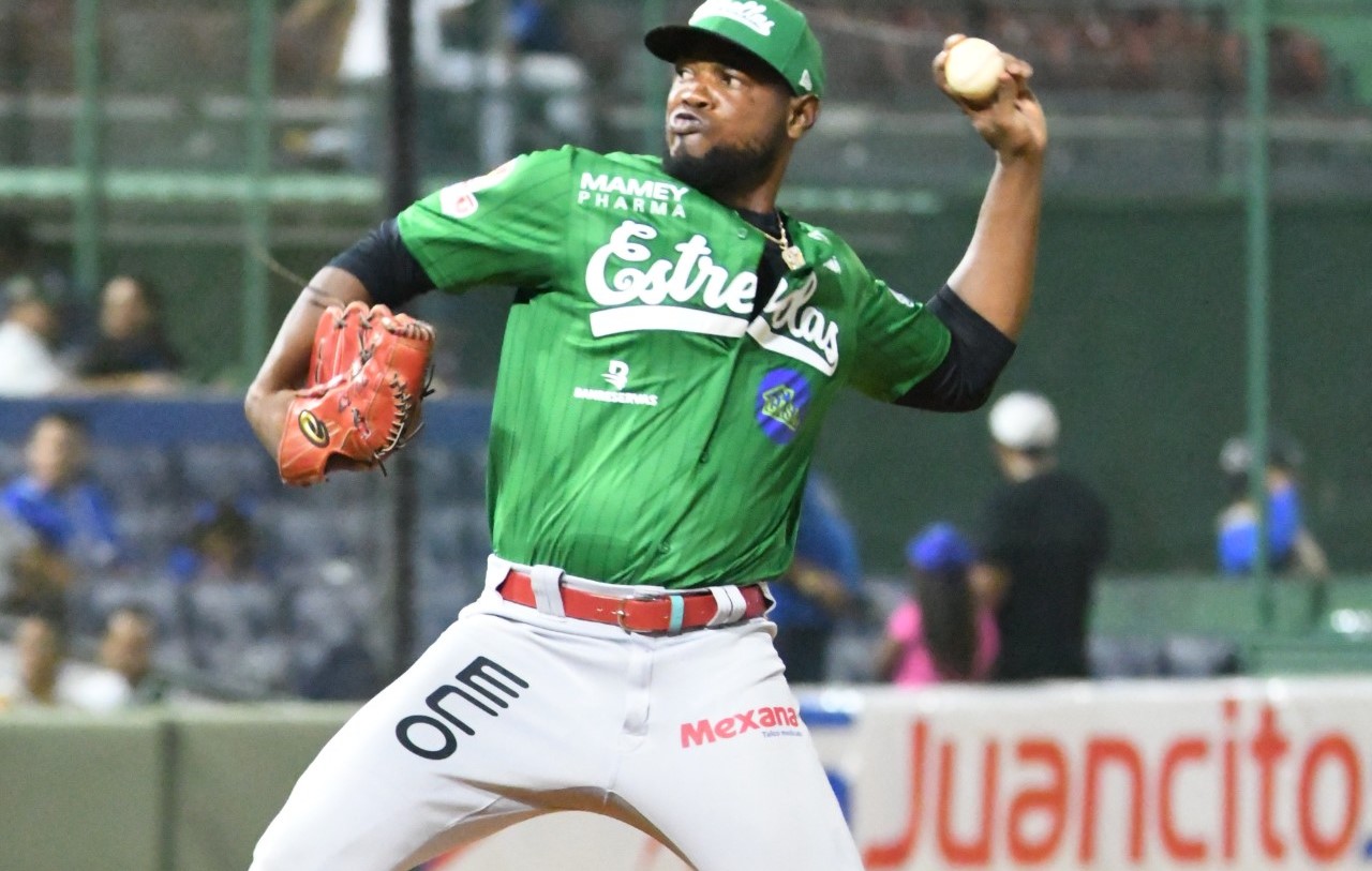 Estrellas retienen a los relevistas Franzúa y Vizcaíno beisbol RD imagen