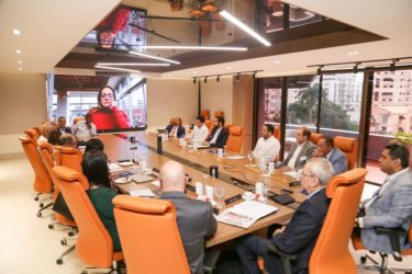 Comisión sugiere construcción de un nuevo estadio de béisbol