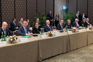 Arrancan negociaciones entre Rusia, Ucrania y Estados Unidos Arrancan negociaciones entre Rusia, Ucrania y Estados Unidos