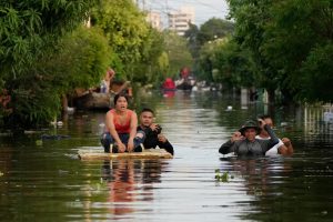 Colombia eleva a diecisiete los fallecidos por inundaciones Colombia eleva a diecisiete los fallecidos por inundaciones