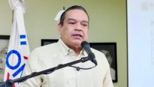 Reconocen a consagrados gestores culturales de La Vega