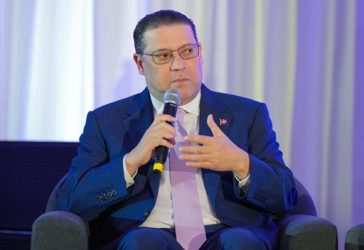 Dice RD convierte inversión extranjera en empleo local