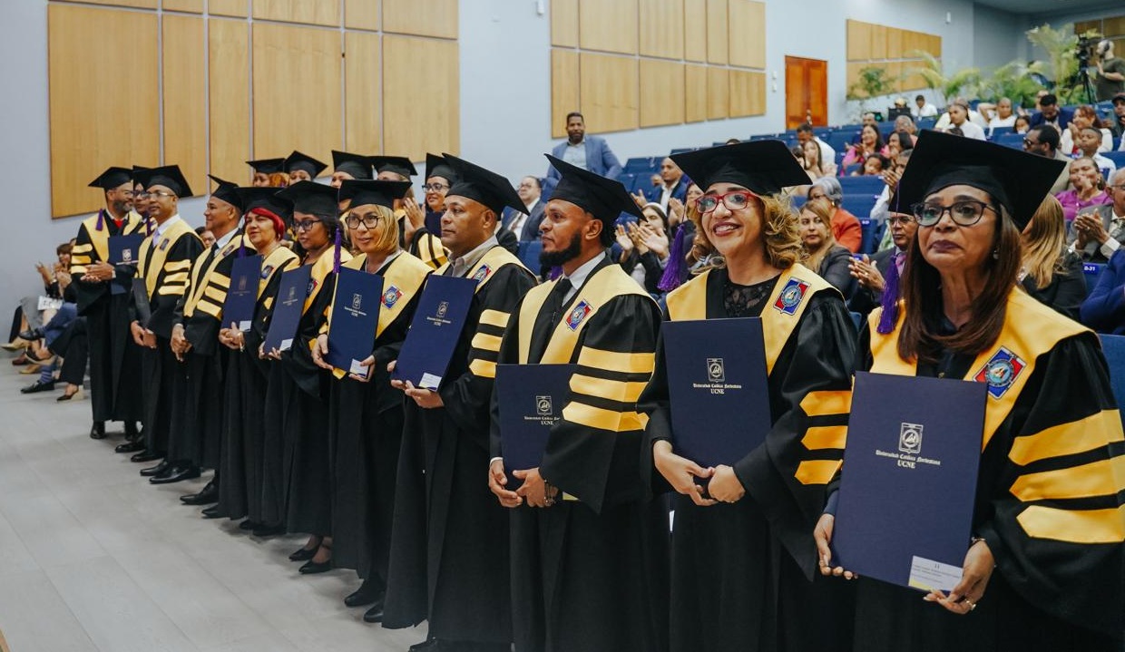 Gradúan los primeros doctores en Ciencias de la Educación RD imagen
