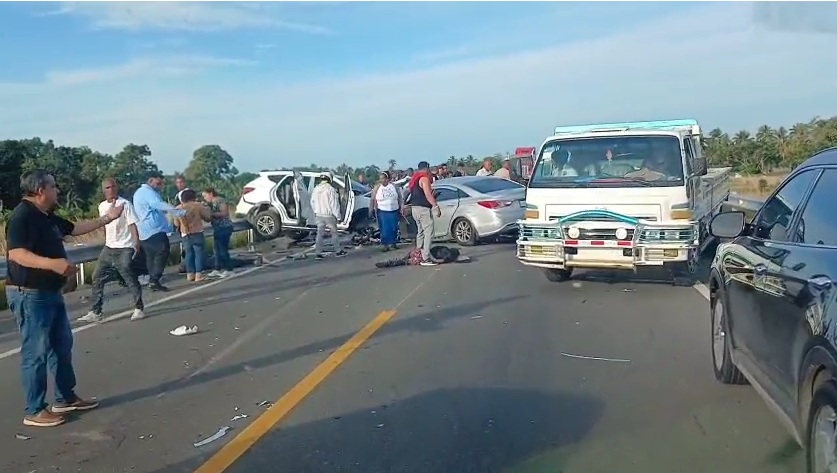 Tres muertos y 5 heridos deja accidente circunvalación Baní
