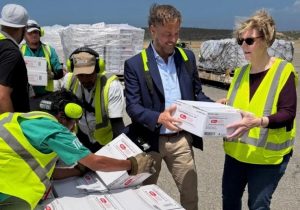 Venezuela recibe 65 toneladas suministros médicos de EEUU