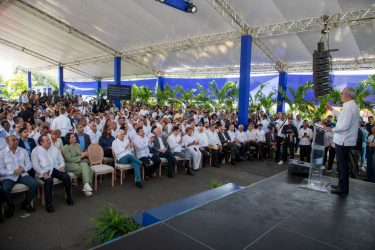 Abinader inaugura línea Metro; beneficiaría un millón usuarios Abinader inaugura línea Metro; beneficiaría un millón usuarios