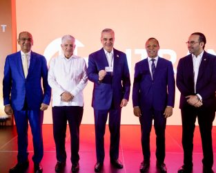 Recibe nueva licencia conducir que vuelve al control estatal Recibe nueva licencia conducir que vuelve al control estatal