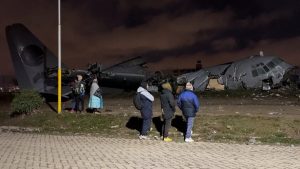 BOLIVIA: Al menos 22 muertos y 30 heridos tras caer un avión BOLIVIA: Al menos 22 muertos y 30 heridos tras caer un avión