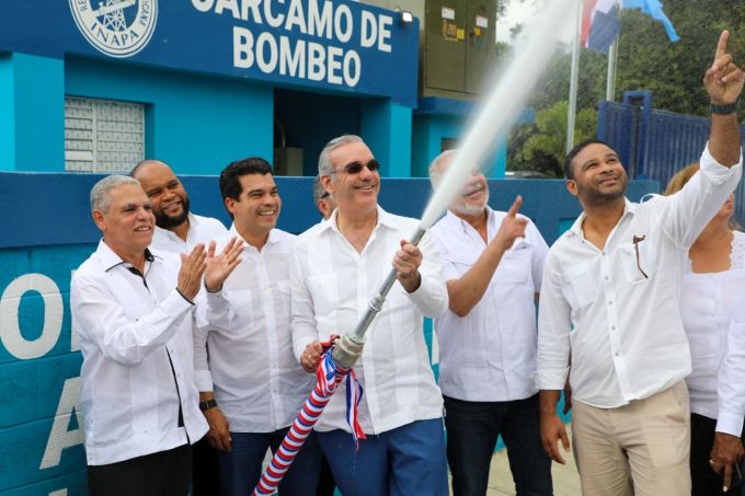 Presidente inaugura acueducto en municipio de Villa Altagracia