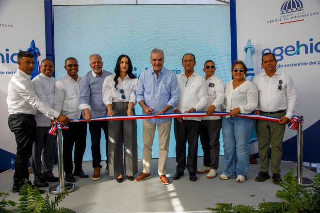 Presidente entrega carreteras en la provincia Santiago Rodríguez