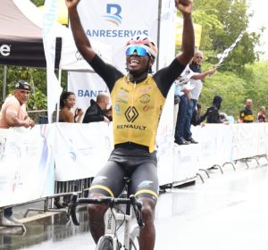 Wilmar Paredes a las puertas de ganar la Vuelta Independencia