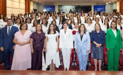 Cámara de Comercio SD gradúa empresarias en MujerES Avanza