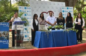Huellas de Cambio de Bupa celebra espacio verde en escuela RD