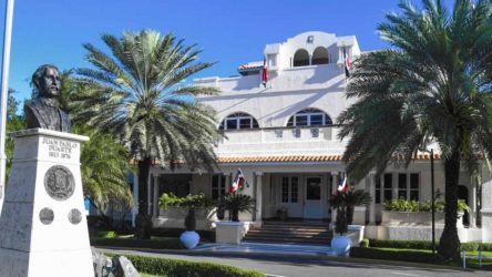 Gobierno RD dice mantiene contacto con dominicanos en Irán