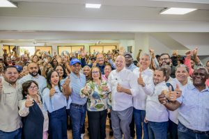 Reynoso formaliza aspiración a Presidencia Municipal PRM