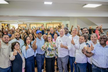 Reynoso formaliza aspiración a Presidencia Municipal PRM