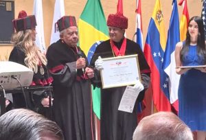 MEXICO: Entregan doctorado
a embajador de R. Dominicana MEXICO: Entregan doctorado
a embajador de R. Dominicana