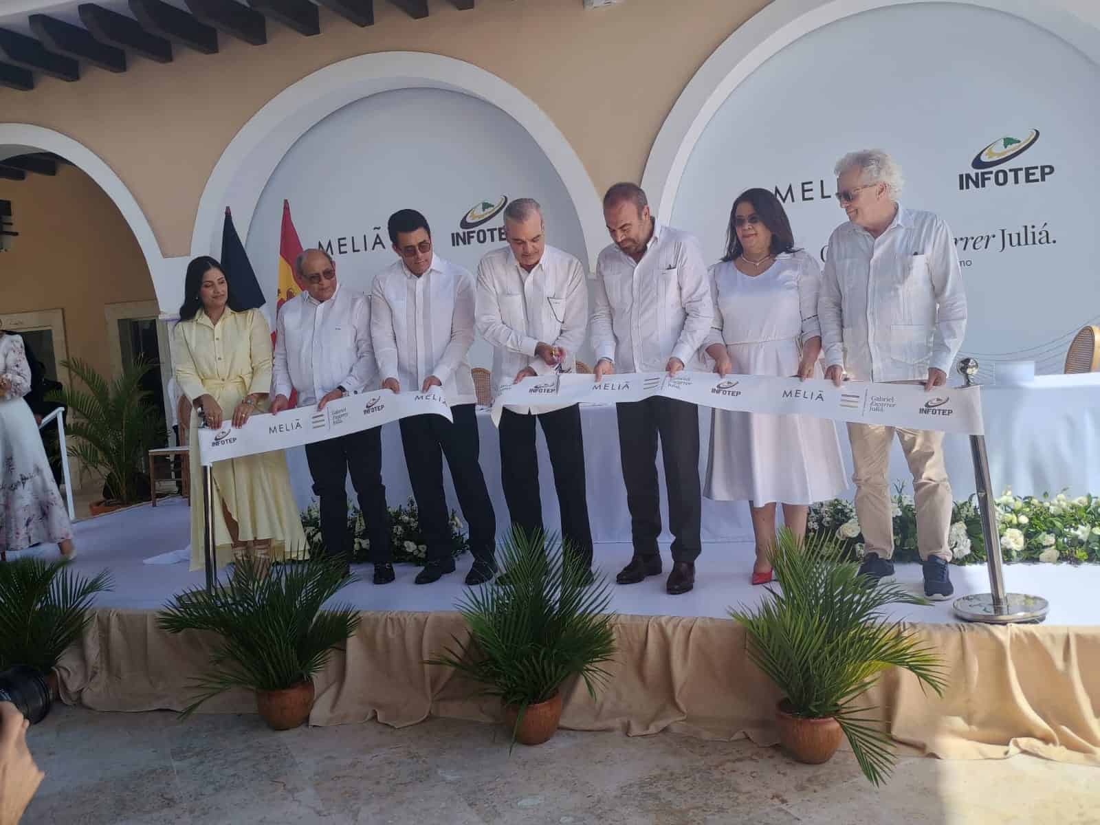 Encabeza inauguración escuela hotelería y turismo Punta Cana imagen