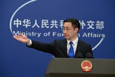 China pide a EEUU «aprovechar las oportunidades para la paz»