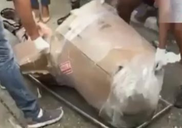 Hallan cadáver de mujer en caja de cartón barrio San Cristóbal