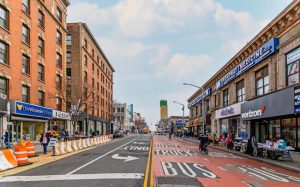 Alcalde y Comisionado inician campaña reparación baches NY 