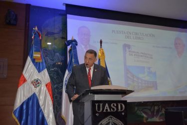 UASD pública el libro “Manual de Práctica de Pediatría”