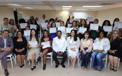 PUERTO RICO: INDEX reconoce grupo graduados de geriatría