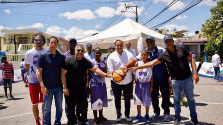 “INEFI con el Barrio” unifica el deporte en Los Mameyes, SDE