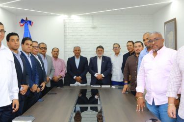 Buscan estimular exportación 
cemento y productos a Haití