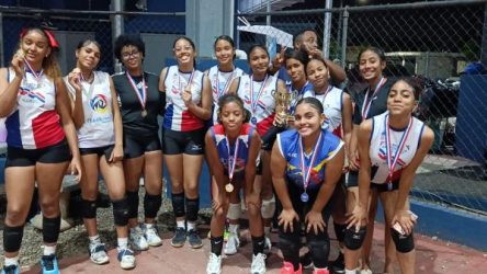 Club Villa Carmen conquista la Copa Independencia Voleibol