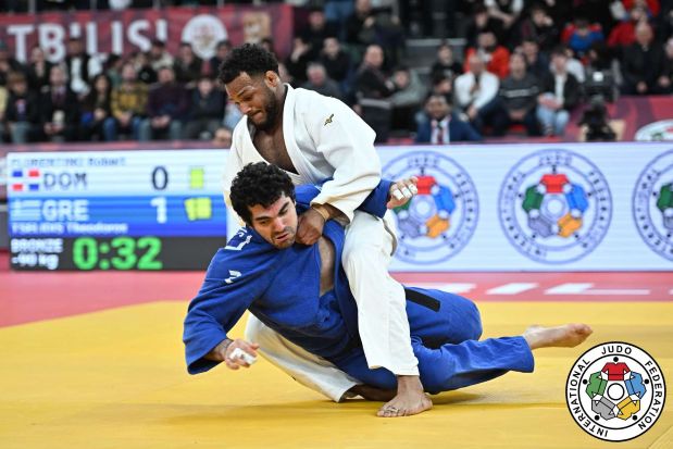 Florentino gana bronce judo Panamá; cadetes obtienen oro imagen