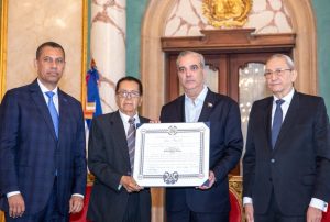 Reconocen a Orlando Martínez con Orden Duarte, Sánchez y Mella Reconocen a Orlando Martínez con Orden Duarte, Sánchez y Mella