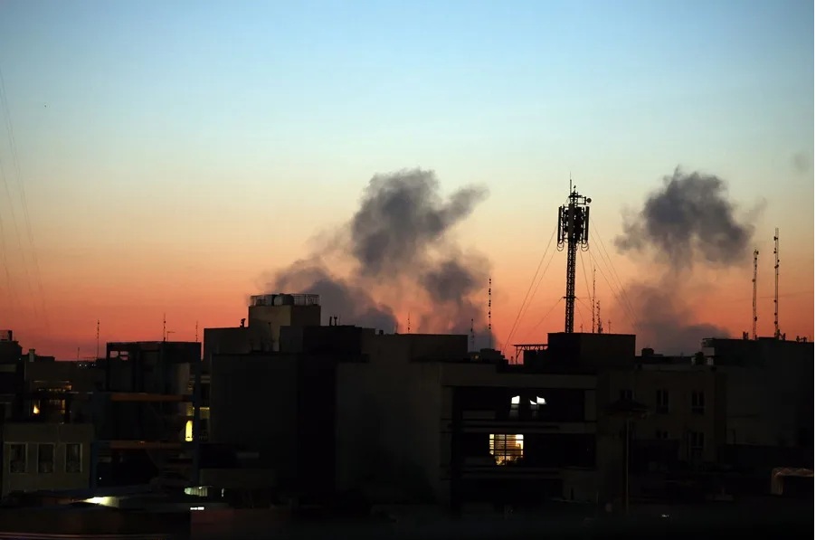 Israel inicia nueva oleada de bombardeos en contra de Irán