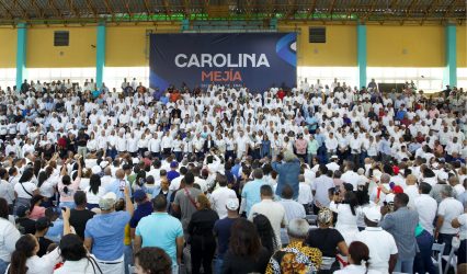 Carolina pide a dominicanos no volver al pasado; recibe apoyo Carolina pide a dominicanos no volver al pasado; recibe apoyo