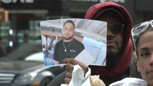 NY: Repartidores comida lamentan muerte de dominicano