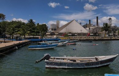 Inauguran muelle pesquero de Haina Oriental durante un acto